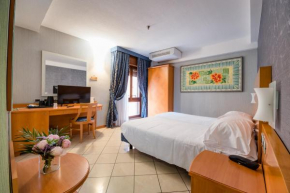  Hotel Centrale  Болонья